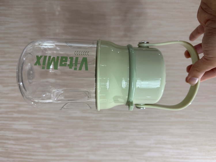 مخلوط کن و آبمیوه گیری شارژی قابل حمل ویوی لبز مدل VyVyLabs Blender 800ml